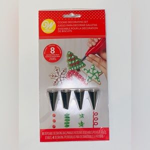 Wilton Cake Cookie Decorating Metal Tips And Bags New